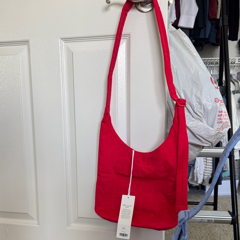 NWT baggu candy apple small sling